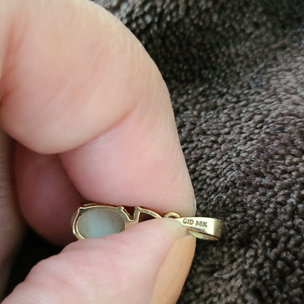 Beautiful Gold and Genuine Opal Pendant - Picture 1 of 8